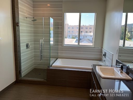 Building Photo - 1715 Armacost Ave