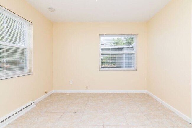 Building Photo - 94 Columbia St