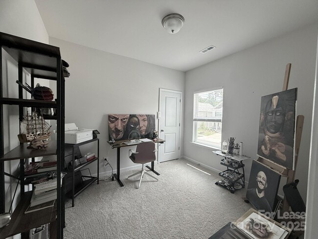 Building Photo - 6135 Moonview Ct