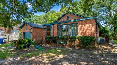 Building Photo - 3105 Woodlawn Ave