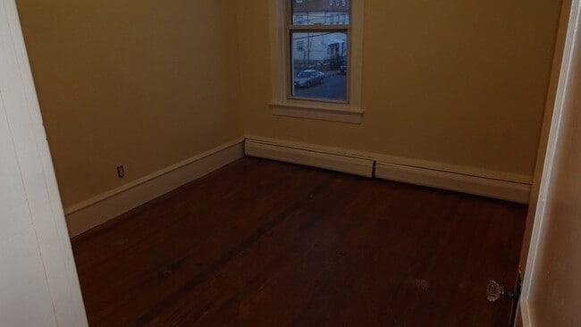 Building Photo - 911 Pine St