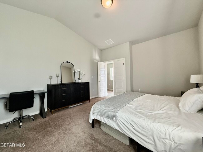 Building Photo - 11860 Ernest Rd