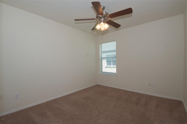Building Photo - 807 Estancia Way