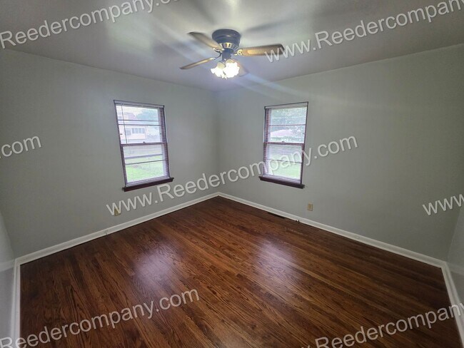 Building Photo - 7204 Lindberg Ave
