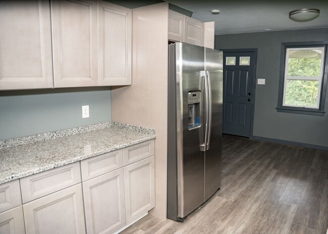 Building Photo - 3950 Locust Grove Rd