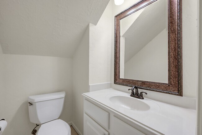 Building Photo - 23 Heathstone Pl