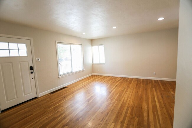 Building Photo - NEWLY LISTED $2,600 PER MONTH - GORGEOUS 3...