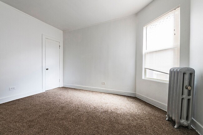 Building Photo - 12000 S Eggleston Ave 437-39 W 120th Chicago, IL 60628