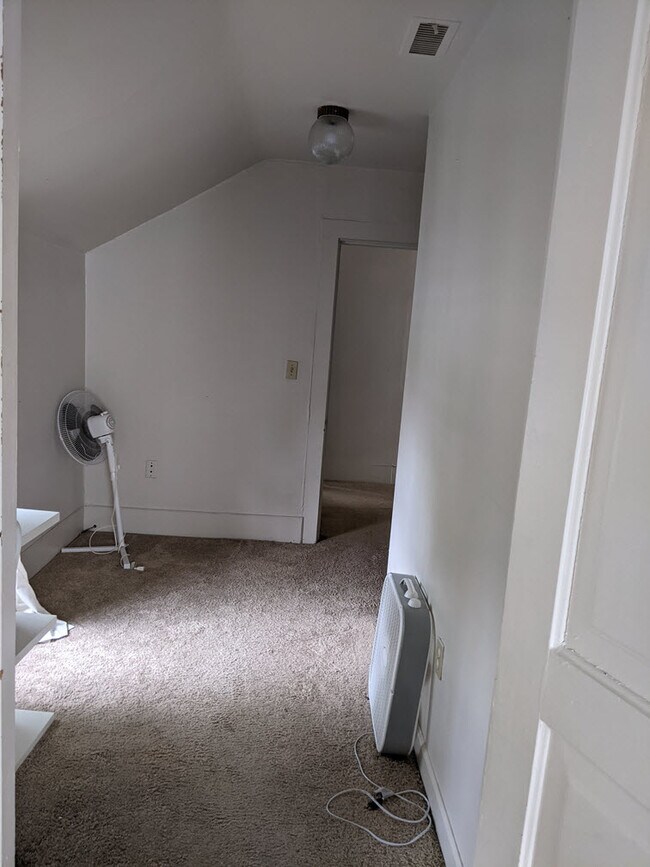 Building Photo - 501 W Forest Ave