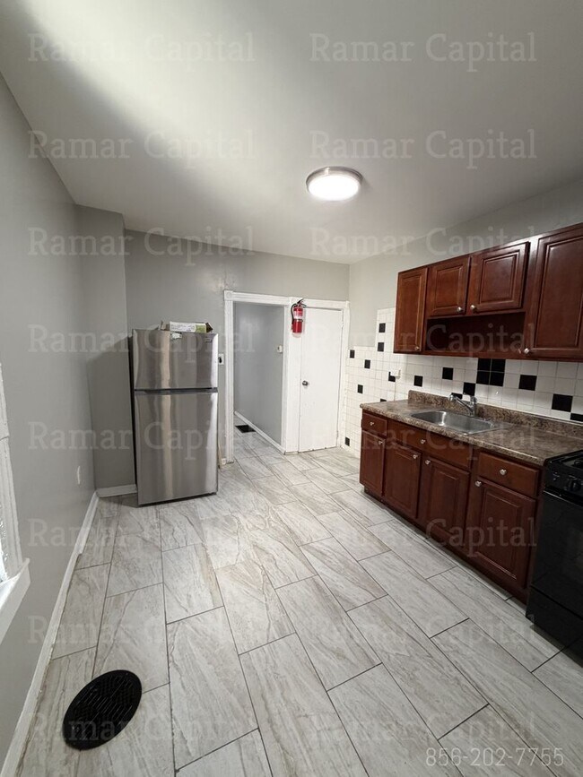 Building Photo - 714 Vine St