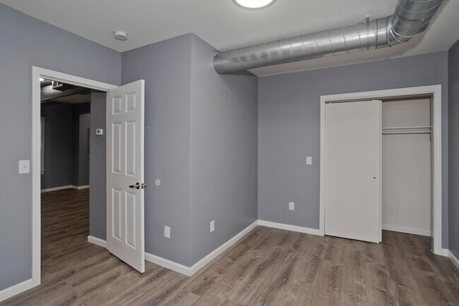 Building Photo - 27 Charbonneau Terrace