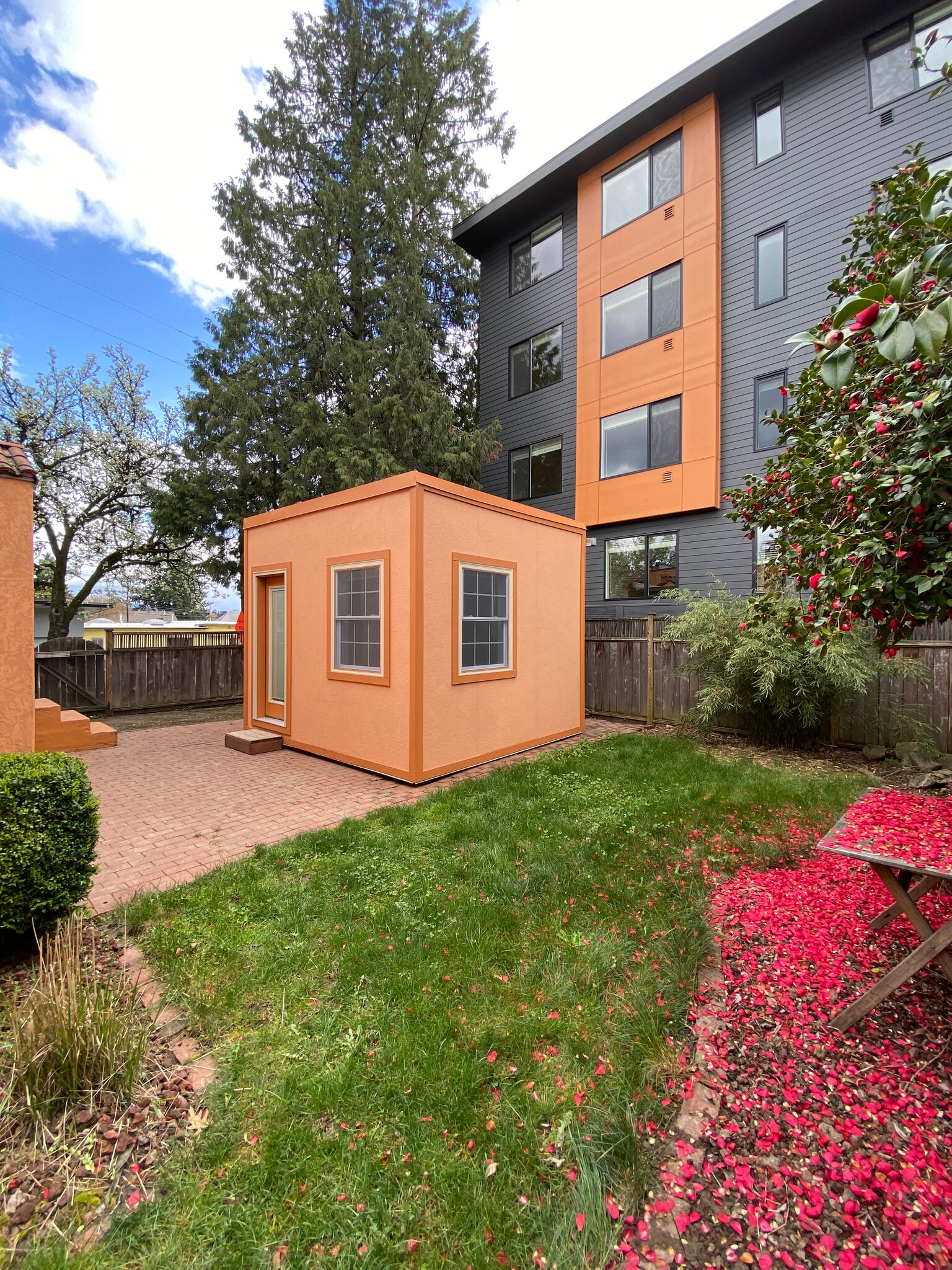 Detached Office Studio - 7955 SE Milwaukie Ave