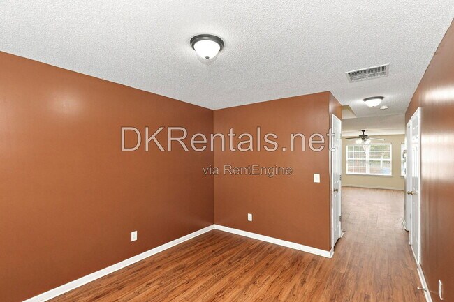 Building Photo - 463 Thistle Cove