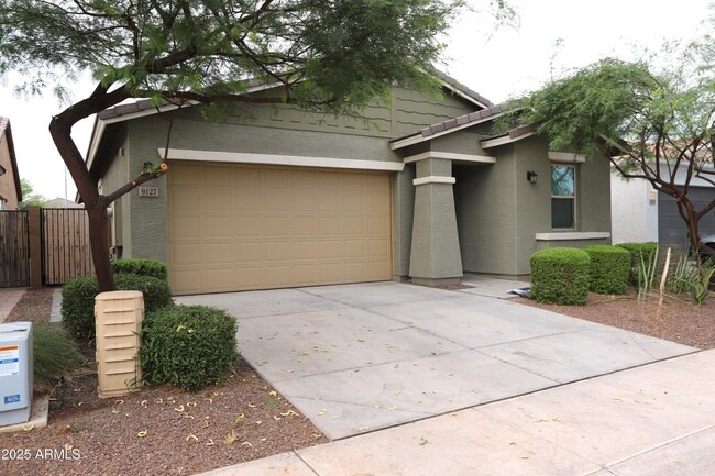 Building Photo - 9127 W Minnezona Ave