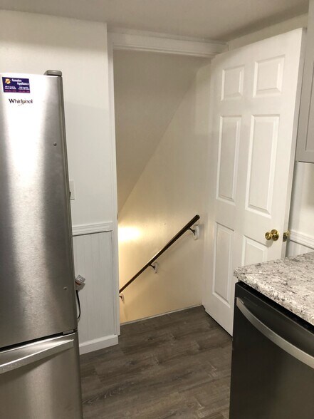 Building Photo - 5206 Chippendale Ln