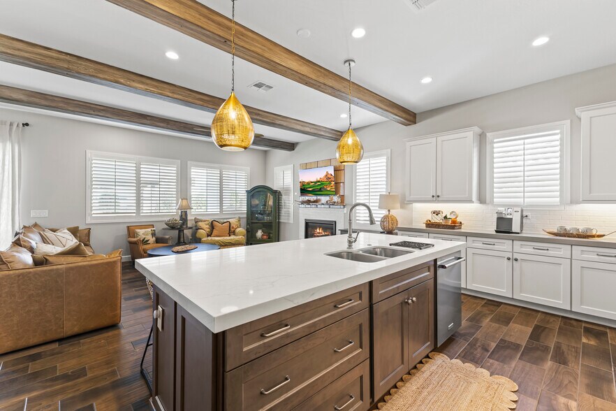 Building Photo - 10921 N Blakely St