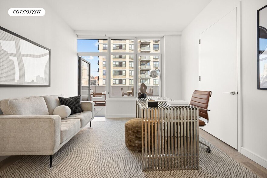 Building Photo - 300 E 83rd St