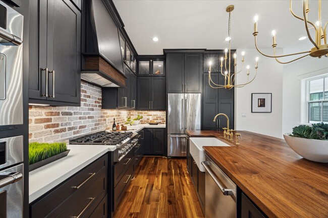 Building Photo - 1514 31st St