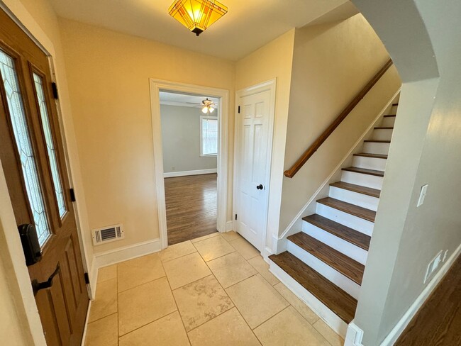 Building Photo - Beautifully Remodeled 4-Bedroom Home with ...