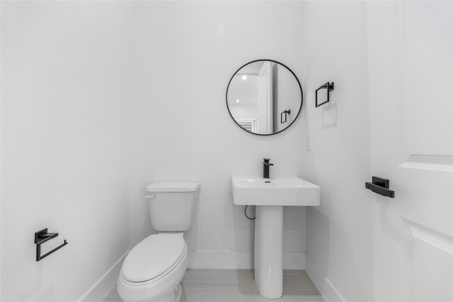 Building Photo - 1046 Marjorie St