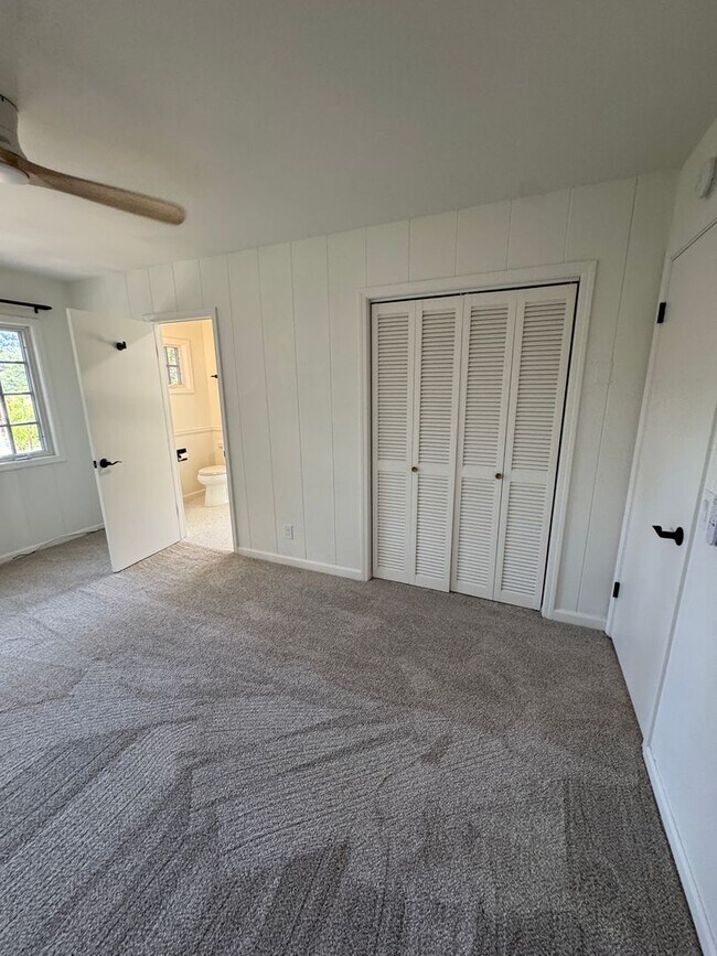 Building Photo - Carmel Valley Village Home
