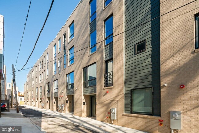 Building Photo - 815 Perkiomen St