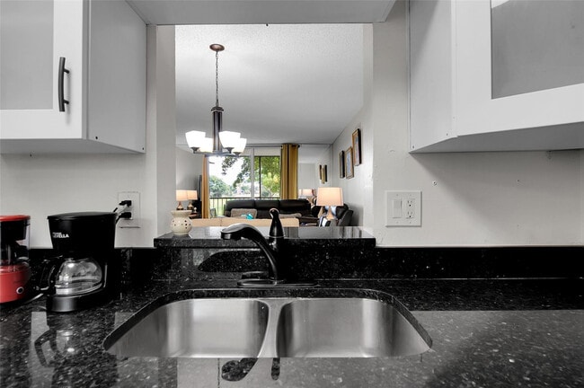 Building Photo - 260 NW 76th Ave