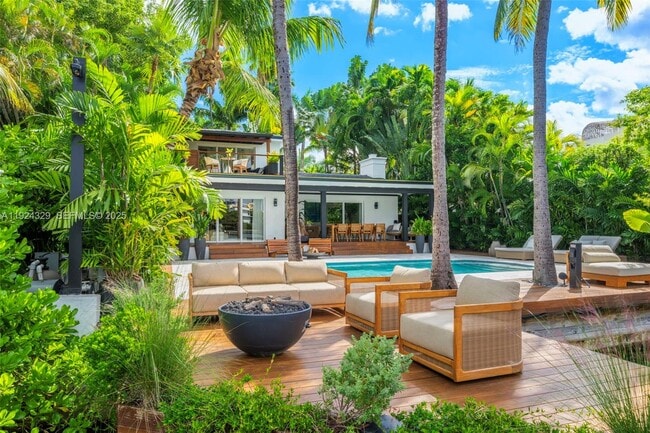 Building Photo - 244 W San Marino Dr