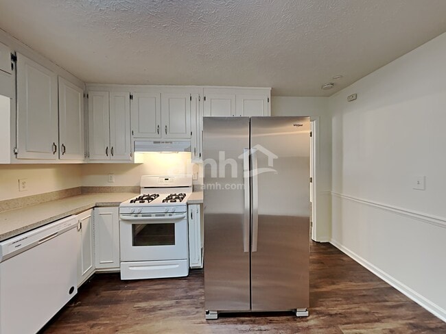 Building Photo - 2860 Cove Crossing Dr