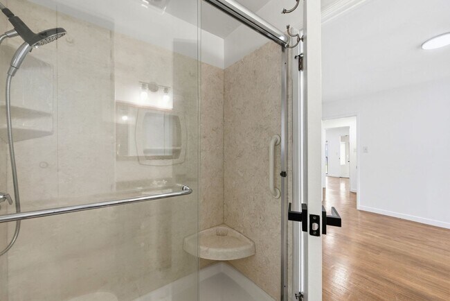Building Photo - Charming single level family home located in sought after San Lorenzo Village.