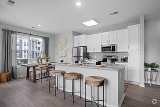 Building Photo - Shoreline Flats West