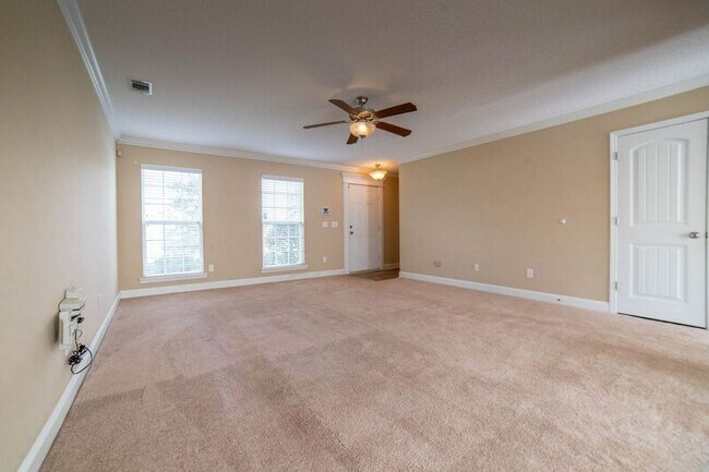 Building Photo - 211 Augusta Way