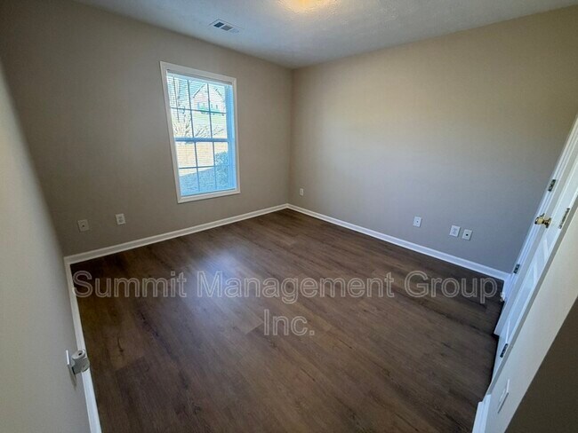 Building Photo - 25 Stephens Way