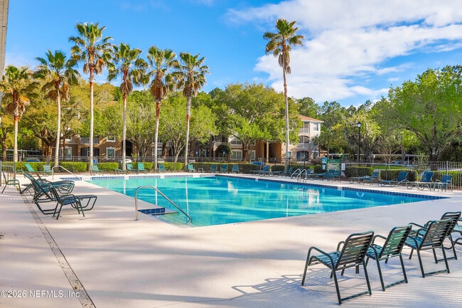 Building Photo - 10550 Baymeadows Rd