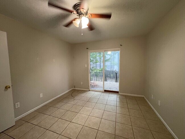 Building Photo - 211 Parkbrook Cir