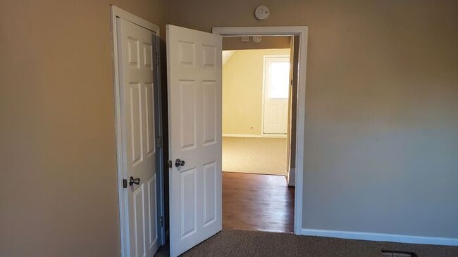 Building Photo - Newly Remodeled Huge 4 Bedroom + Office 3 ...