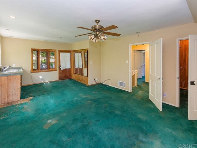 Building Photo - 12060 Laurel Terrace Dr