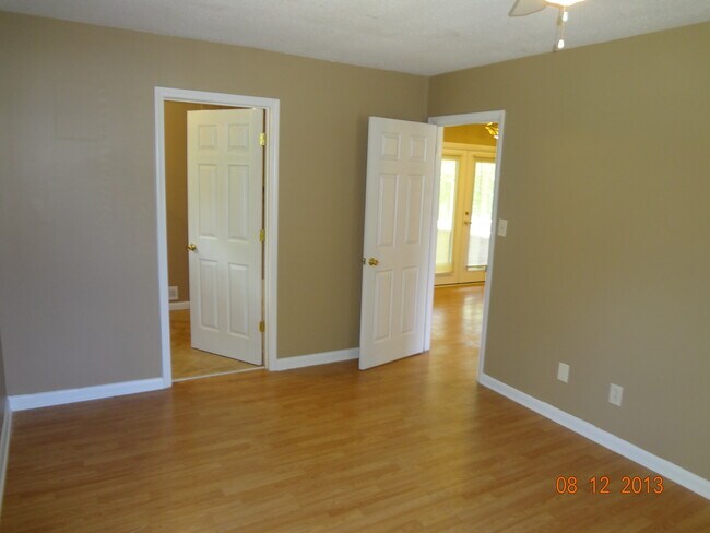 Building Photo - 152 Kendrick Ct