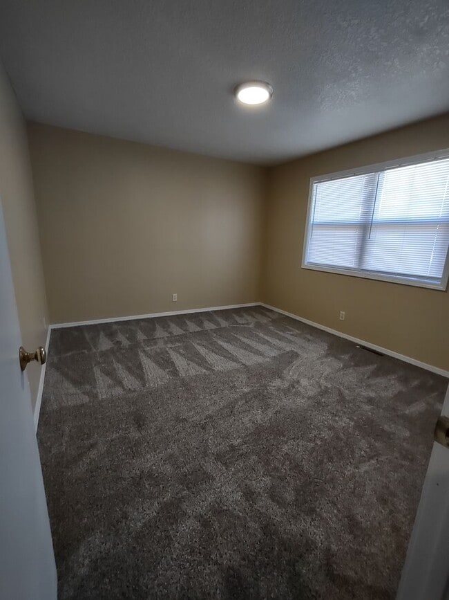 Building Photo - Magnolia Townhome