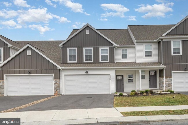 Building Photo - 7880 Briarwood Dr
