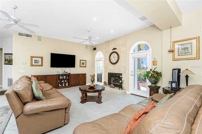 Building Photo - 202 George Rd SE