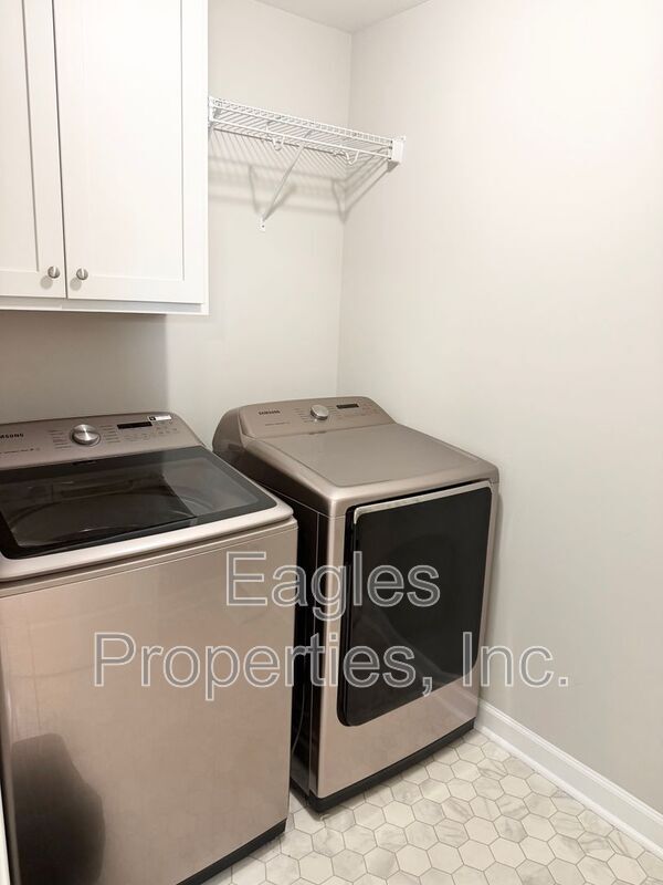 Building Photo - 117 Kenbridge Ln