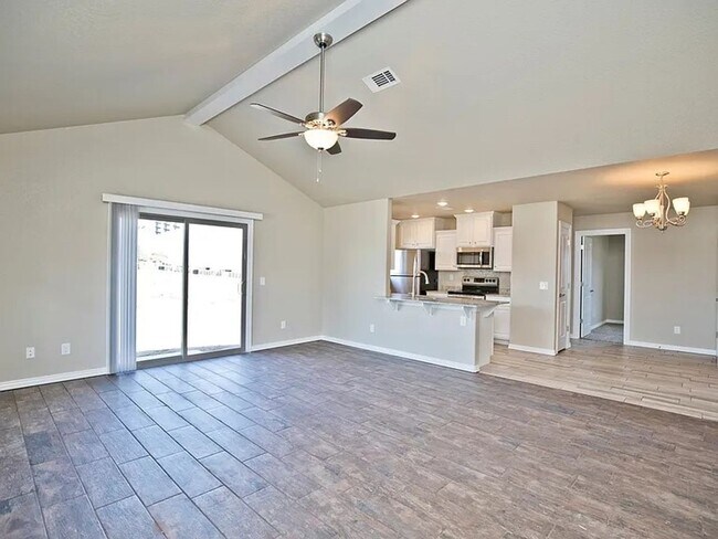 Building Photo - GREAT LOCATION IN CENTERTON!!!