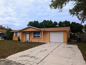 Building Photo - REDUCED!!!  3 bedroom, 2 FULL bathroom, 1320sq ft home with LVP flooring, spacious kitchen a LARG...