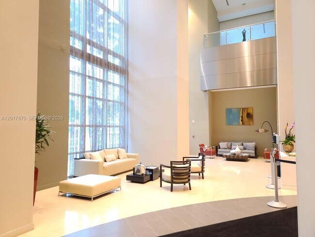 Building Photo - 300 S Biscayne Blvd