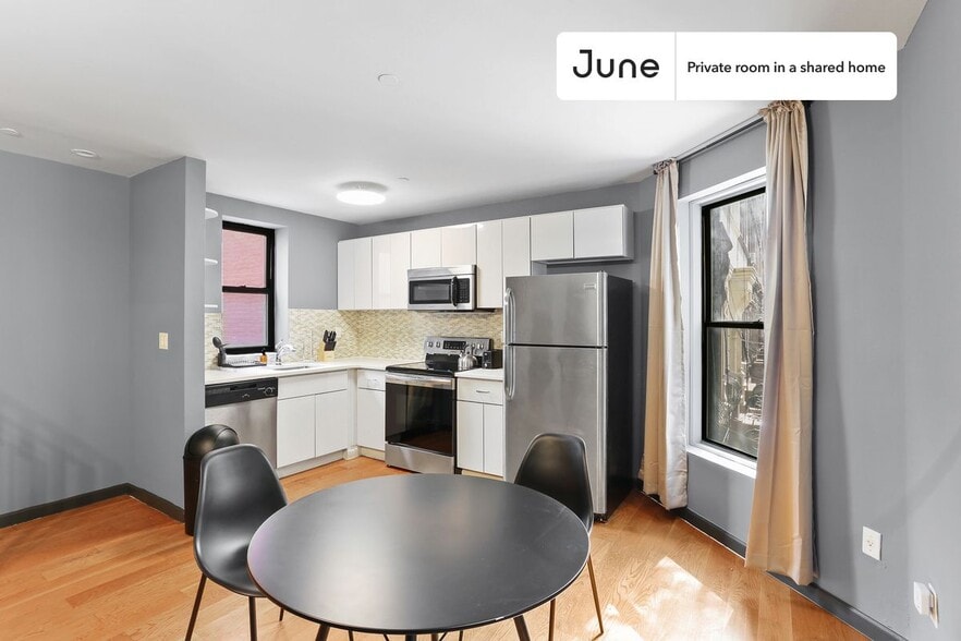 Building Photo - Room in Shared 4 bed/3 bath home