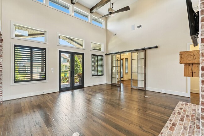 Building Photo - 3610 Oak Forest Dr
