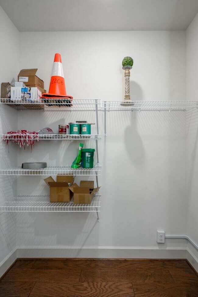 Building Photo - Beautiful 3 Bed 3.5 Bath Available Fall 2026! Move in Possible Prior to August!