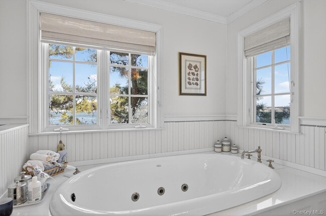 Building Photo - 336 Centre Island Rd