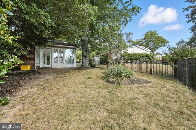 Building Photo - 703 N Naylor St